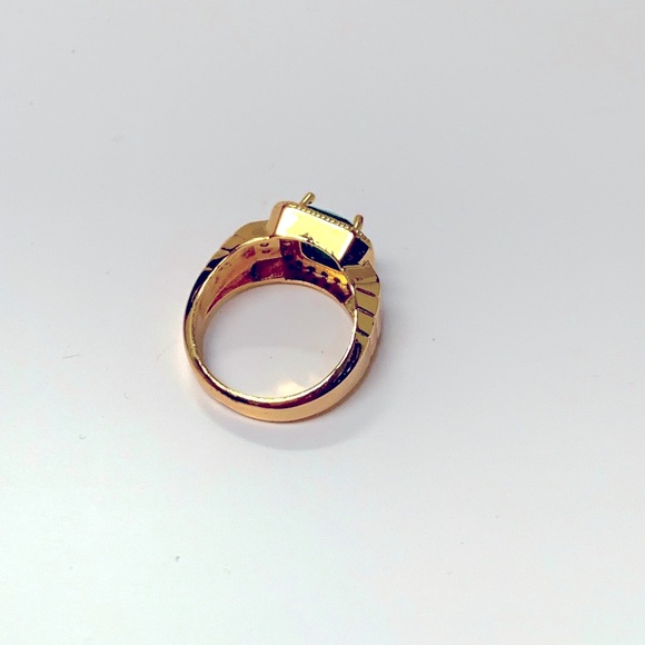 Beautiful Statement Ring - Picture 5 of 6